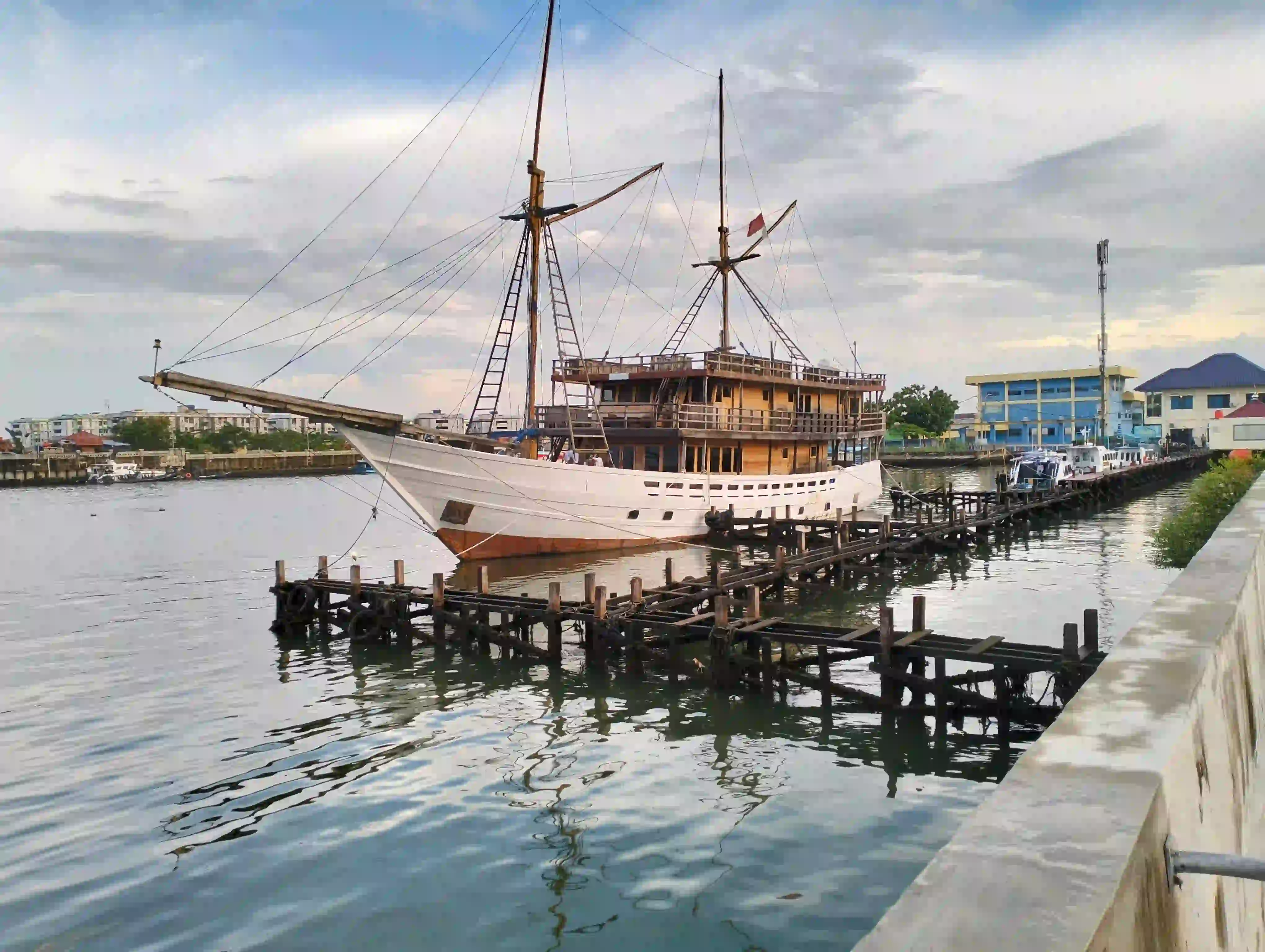 The History of Phinisi Boats from Bulukumba: Indonesia’s Timeless Sail