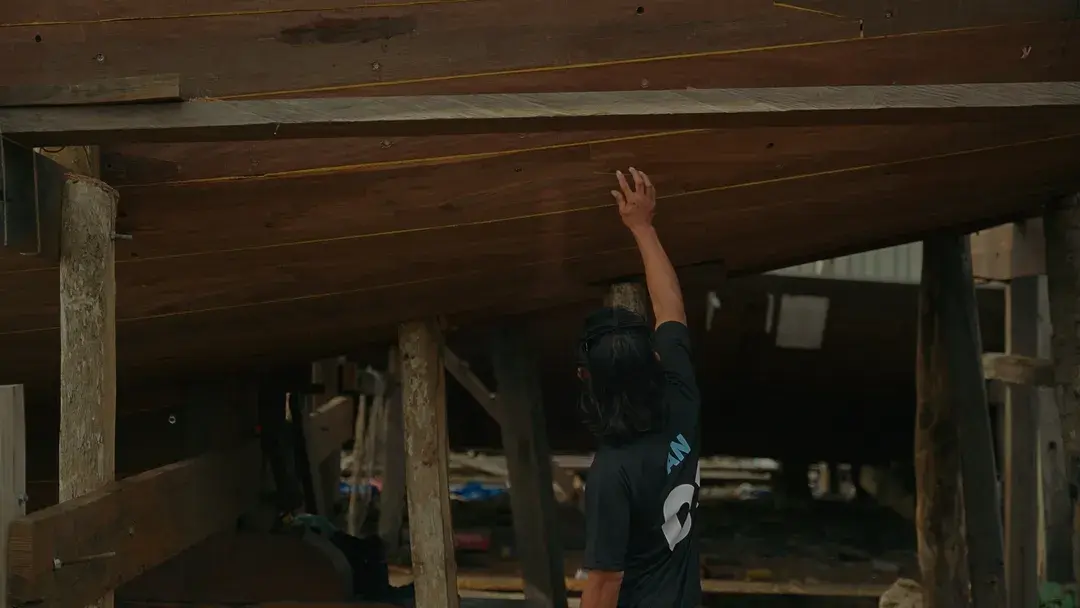 How Indonesia’s Traditional Boat Builders Are Preserving Culture