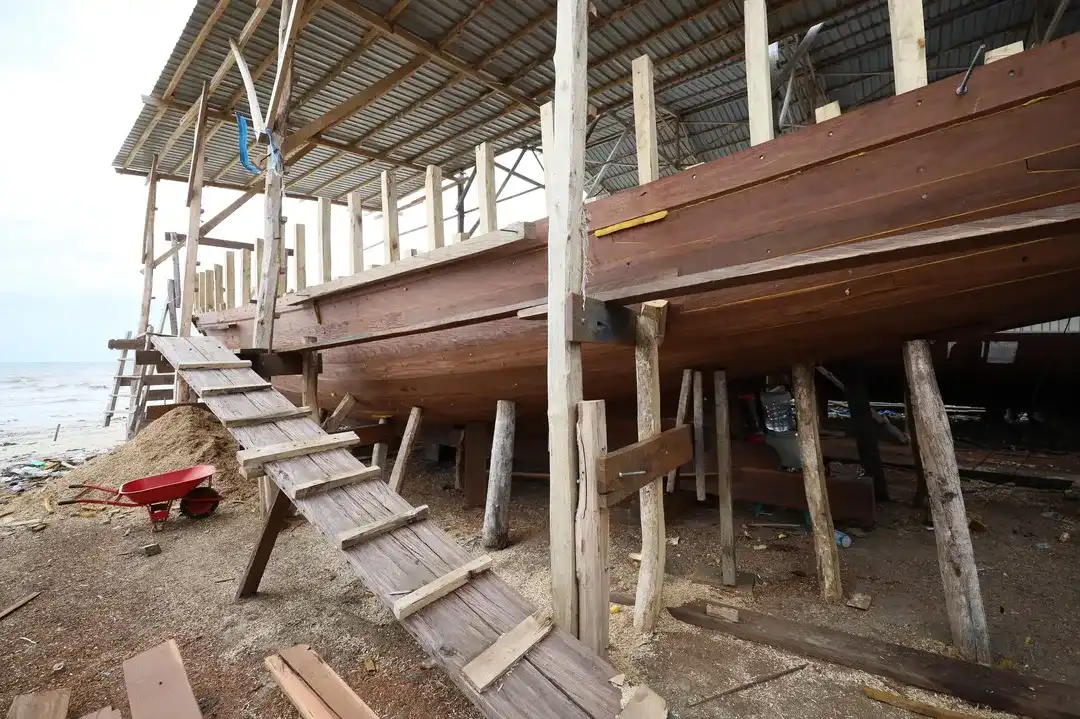 Exploring the Traditional Boats of the Bugis People: Craft, Culture, Legacy