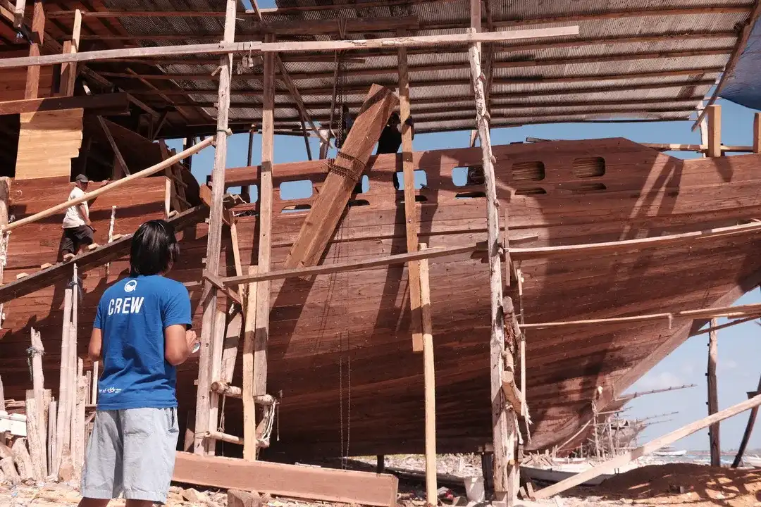 How Wooden Boats Are Made in Indonesia: A Step-by-Step Look at a Living Tradition