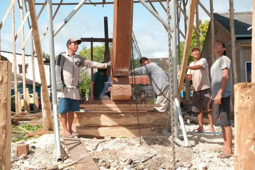 11 Essential Boat Building Tools and Materials from Tradition to Today