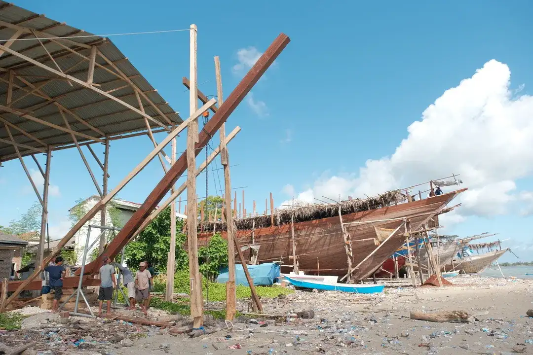 Eco Friendly Boats: Materials, Innovation, and Sustainable Traditions in Tana Beru